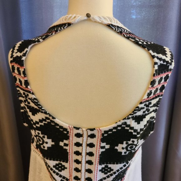 Lucky Brand Embroidered Tank Top Crochet inset - Picture 6 of 10